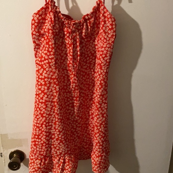 PERFECT SUMMER DRESS FOR A SWEET DATE - Picture 3 of 6